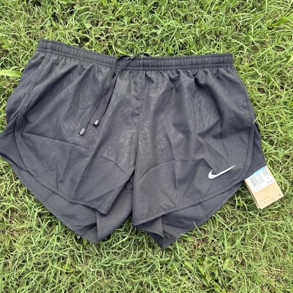 Nike Pants - Nike Womens 3.5" Tempo Modern Embossed Running Shorts 831281-010 Black Medium
